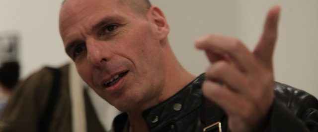 Βαρουφάκης: Υπάρχει σύγκρουση Μέρκελ- Σόϊμπλε για το ελληνικό πρόγραμμα