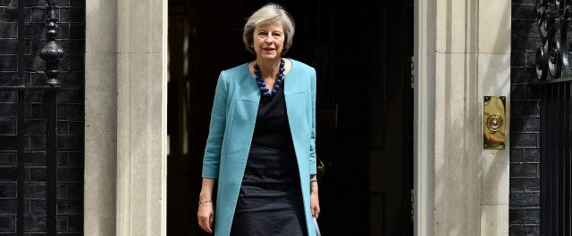 Μέι: Το διάταγμα Τραμπ για τους μετανάστες είναι λάθος