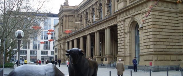 DW: Γιατί δεν παίζουν στο Χρηματιστήριο οι Γερμανοί;