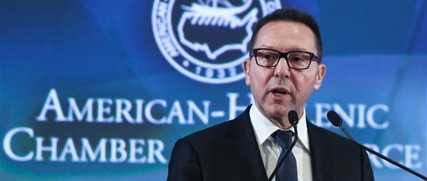 Τι κρύβει η “στροφή” Στουρνάρα με τις κατηγορίες κατά ΔΝΤ