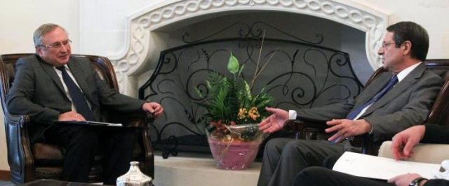 “Περίεργο” άρθρο στους New York Times για ρωσική εμπλοκή στο Κυπριακό