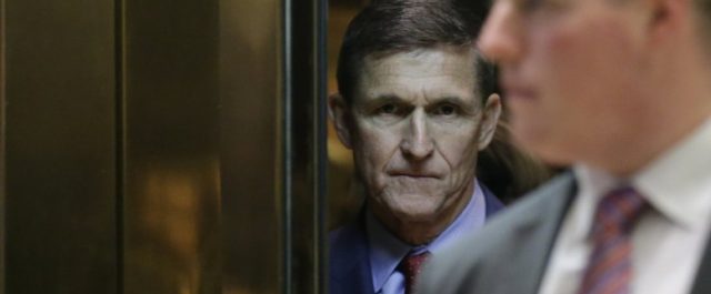 “Σεισμός” στον Λευκό Οίκο- Τι σημαίνει η παραίτηση του “κατασκόπου” του Τραμπ