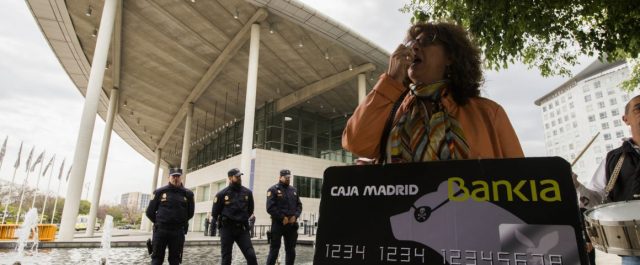 Οι ισπανικές τράπεζες υποχρεώνονται να επιστρέψουν πάνω από 4 δις σε δανειολήπτες