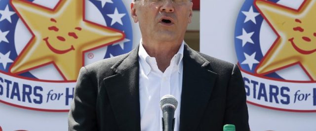 Ο υποψήφιος Υπ. Εργασίας του Τραμπ απασχολούσε παράτυπη μετανάστρια ως οικιακή βοηθό