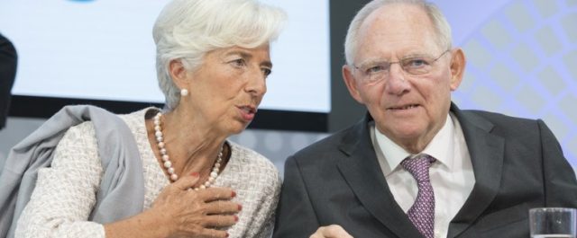 Reuters: Το ευρωπαϊκό “chicken game”- Ποιος θα υποχωρήσει για να μην χρεοκοπήσει η Ελλάδα;