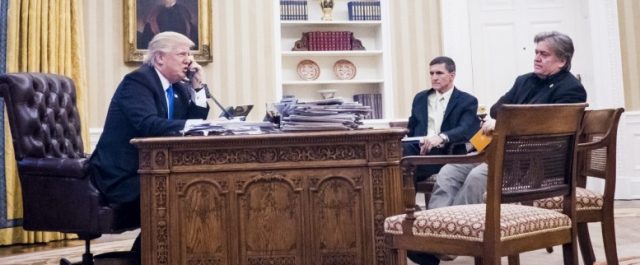 Μεγάλη γκάφα του Τραμπ: Τον είχαν προειδοποιήσει για τις επαφές του Φλυν με τον Πούτιν