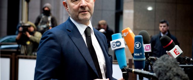 Μοσκοβισί: Αναμένουμε την απάντηση της Αθήνας