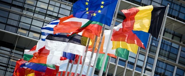 Κομισιόν: Συμφωνία για μεταρρυθμίσεις με πακέτο κοινωνικών μέτρων