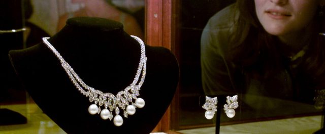 Σε δημοπρασία το διαμαντένιο κολιέ της πριγκίπισσας Νταϊάνα – Εκτιμήσεις για 9,6 εκατ. ευρώ