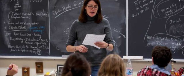 Για πρώτη φορά ηλεκτρονικά οι αιτήσεις των εκπαιδευτικών για μεταθέσεις