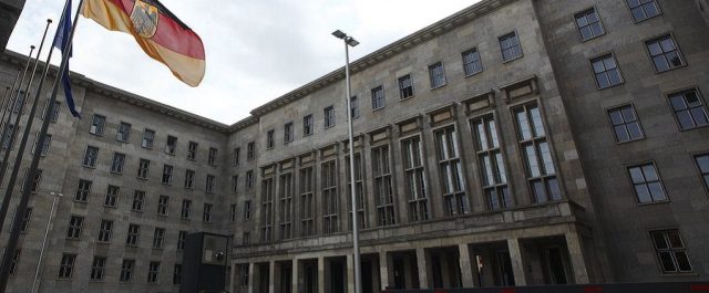 Νέα “νάρκη” Σόϊμπλε ενόψει Eurogroup: Δεν υπάρχει επαρκής πρόοδος για συμφωνία