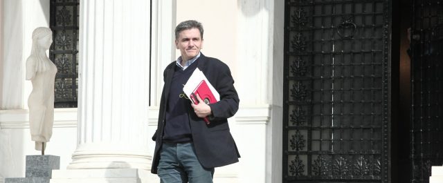 Τσακαλώτος/Τραπεζίτες: Ο τραπεζικός τομέας βελτιώνεται, πρόκληση τα κόκκινα δάνεια