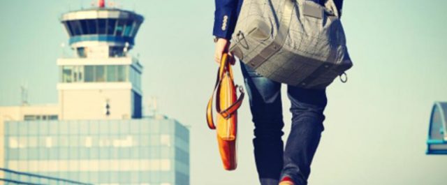 Die Zeit για το ελληνικό Brain Drain: 350.000 νέοι έφυγαν από το 2010 έως το 2013!