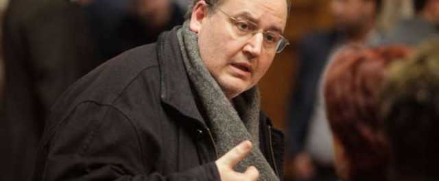 Φίλης: Έθεσε “κόκκινες γραμμές” σε συνάντηση με Τσακαλώτο