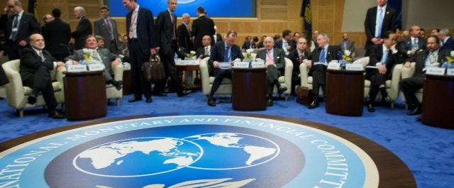 ΔΝΤ: Όχι άλλη δημοσιονομική εξυγίανση, ζητά μείωση χρέους αλλά και…μέτρα