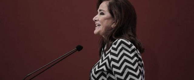 Μαξίμου κατά Ντόρας: Δικαιολογεί τον Σόϊμπλε και στηρίζει το ΔΝΤ