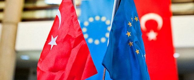 Κομισιόν: Η Τουρκία πρέπει να κάνει περισσότερα για να πάρει τη βίζα