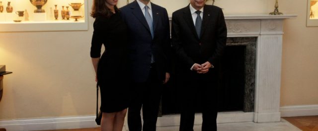 Η εντυπωσιακή κυρία Μοσκοβισί στο Προεδρικό Μέγαρο [εικόνες]