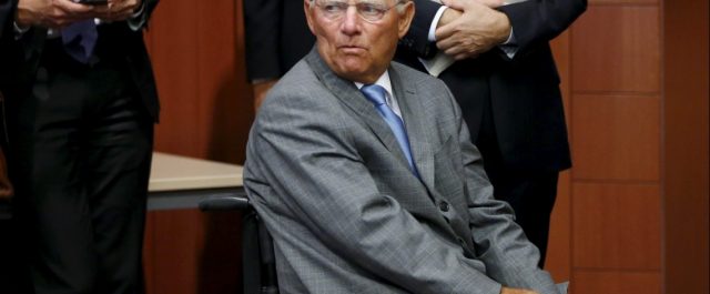 Σόιμπλε: “Τα μαζεύει” για Grexit, αισιόδοξος ότι θα κλείσει η αξιολόγηση