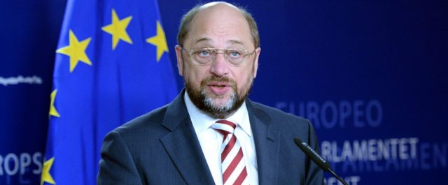 Bild: “Πήρε κεφάλι” από τη Μέρκελ ο Σουλτς με μία μονάδα