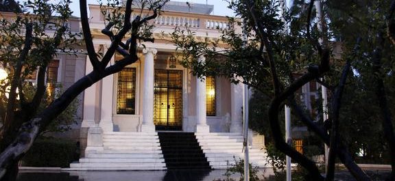 Μαξίμου: Η Ν.Δ υιοθετεί συνωμοσίες και κάνει τζάμπα μαγκιές