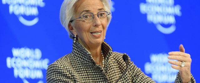 Μήνυμα Λαγκάρντ: Αναδιάρθρωση χρέους για να μπούμε στο ελληνικό πρόγραμμα