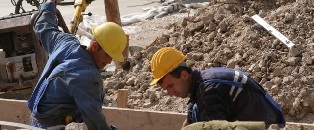 ΣΟΚ: Χρειάζονται 10 εργαζόμενοι για να συντηρηθεί μία σύνταξη λόγω καθίζησης των μισθών