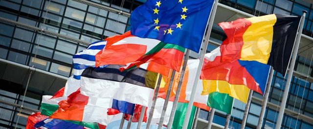 Spiegel: Nexit, Frexit, Itexit και διάλυση της Ευρωζώνης το 2017