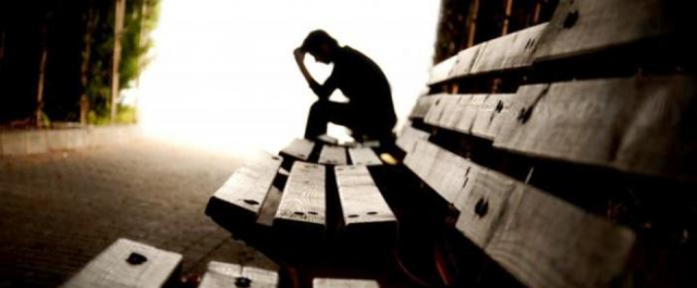 World Happiness Report: Οι Έλληνες βυθίζονται στη δυστυχία