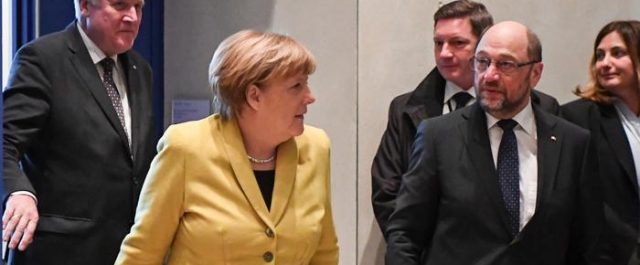 Νυχτερινή επίσκεψη Σουλτς στην Καγκελαρία για να μην φωτογραφηθεί δίπλα στη Μέρκελ