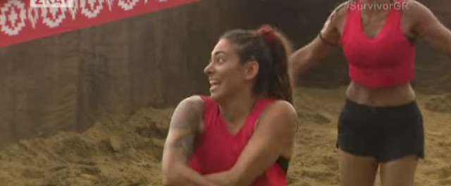 Τι συμβαίνει στο Survivor όταν η Ευριδίκη Βαλαβάνη βγάζει τη μπλούζα της