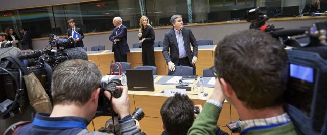 Σε τεντωμένο σχοινί το Eurogroup της Δευτέρας- Πολιτική λύση αναζητά η κυβέρνηση