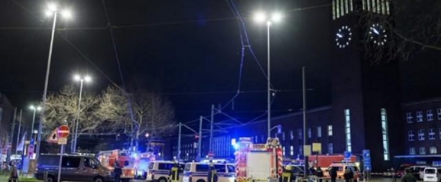Ψυχοπαθής με τσεκούρι σκόρπισε τον τρόμο σε σιδηροδρομικό σταθμό στο Ντίσελντορφ