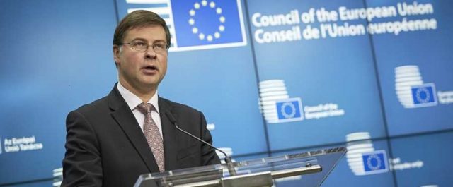 Nτομπρόβσκις: Οι επενδύσεις της ΕΤΕπ ξεπερνούν τα 2 δισ. στην Ελλάδα