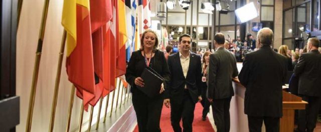 Απειλεί με βέτο η κυβέρνηση στη διακήρυξη των “27” δίχως αναφορά στο ευρωπαϊκό κεκτημένο
