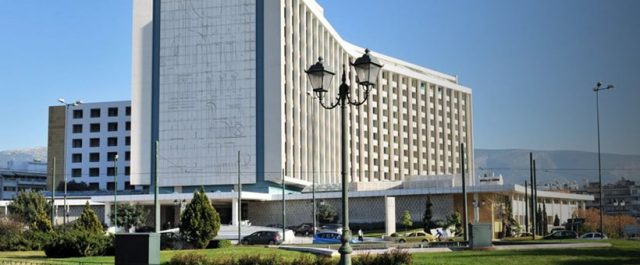 Συμφωνία 20 Μαρτίου ή 7 Απριλίου; Οι “κίτρινες κάρτες” του ΔΝΤ και τα μέτρα 3,6 δισ.