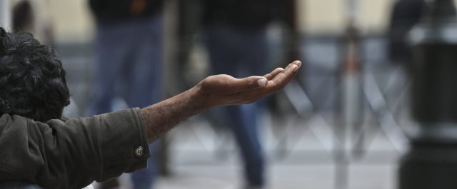 Έρευνα Ινστιτούτου Κολωνίας για τη φτώχεια: Δυστυχώς αποδεικνύεται πως ο γιαλός μπορεί να είναι στραβός…