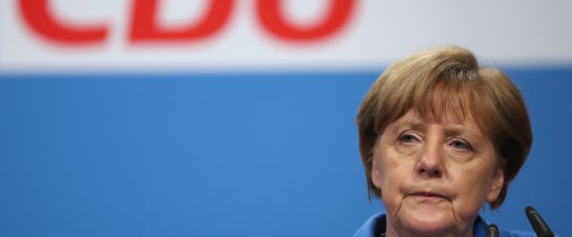 CDU: 5000 μέλη απειλούν τη Μέρκελ με αποχώρηση αν δώσει βοήθεια στην Ελλάδα