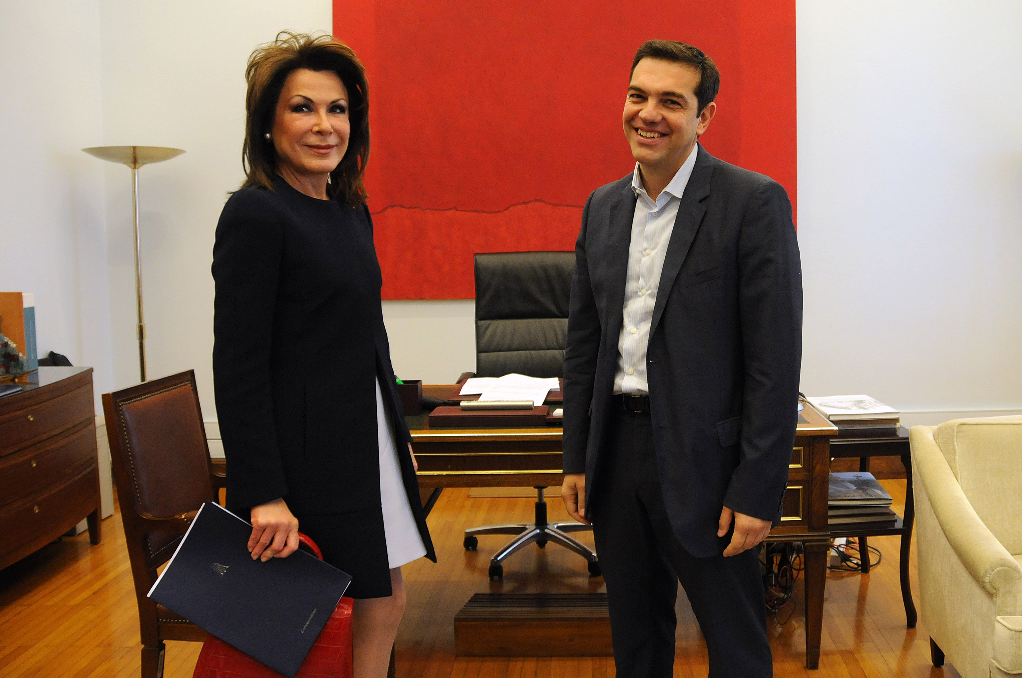 Αιχμές της “Αυγής” κατά της Γιάννας Αγγελοπούλου- Ρήξη με το Μαξίμου