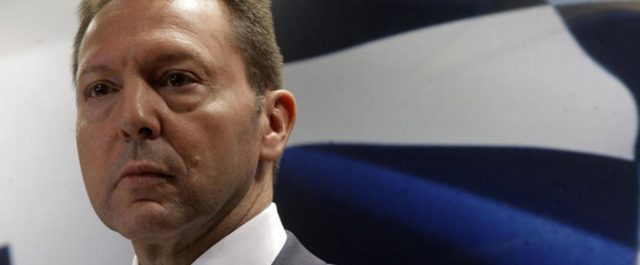 Νέα επίθεση κυβέρνησης σε Στουρνάρα: Προωθεί απόψεις σκληρού φιλελευθερισμού