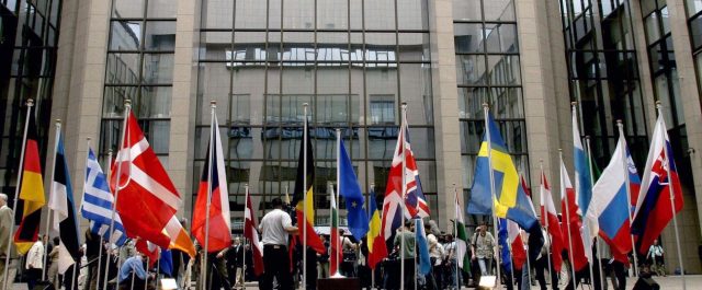 Η πρόοδος της αξιολόγησης στην επίσημη ατζέντα του Eurogroup