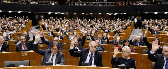Άρση της ασυλίας της Μαρίν Λεπέν ψήφισε το Ευρωκοινοβούλιο