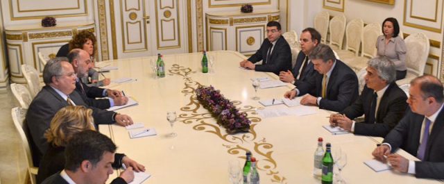 Κοτζιάς: Κοινή βούληση με Αρμενία για αναβάθμιση της συνεργασίας σε στρατηγική