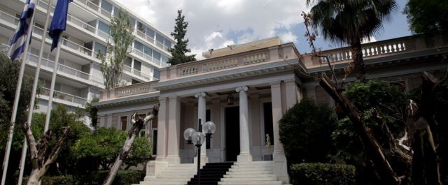 Αξιολόγηση: Πολιτική λύση και όχι ρήξη επιδιώκουν Μαξίμου-Τσακαλώτος