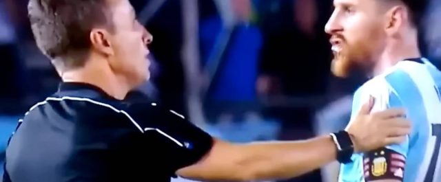 Ο Μέσι έχασε την ψυχραιμία του και η FIFA τον τιμώρησε τελικά με 4 αγωνιστικές