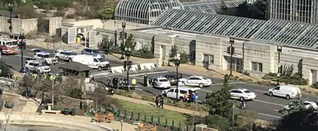 Συνελήφθη ο δράστης που επιχείρησε να χτυπήσει αστυνομικούς κοντά στο Καπιτώλιο