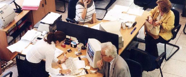Νομικό “σαφάρι” κατά εκατοντάδων χιλιάδων (μη συνεργάσιμων) δανειοληπτών από τις τράπεζες