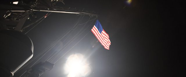 Αμερικανικό χτύπημα στη Συρία – Πύραυλοι Τόμαχοκ έπληξαν αεροπορική βάση