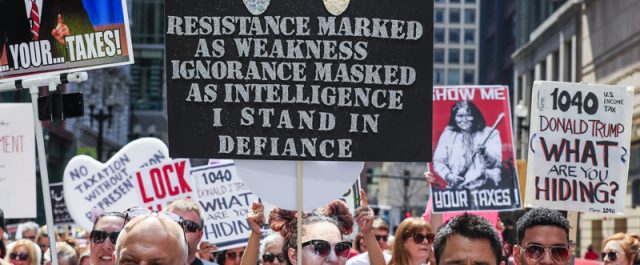 Διαδηλώσεις στις ΗΠΑ για τις φορολογικές δηλώσεις Τραμπ