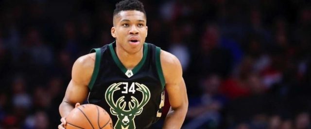 Απολαυστικός Giannis! Με σβηστές μηχανές νίκησαν τους Raptors οι Bucks